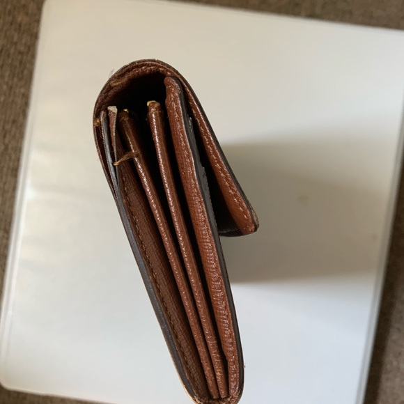 Authentic Louis Vuitton Sarah Wallet - Picture 3 of 5